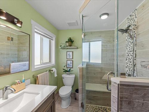 3680 Webber Road, West Kelowna, BC - Indoor Photo Showing Bathroom