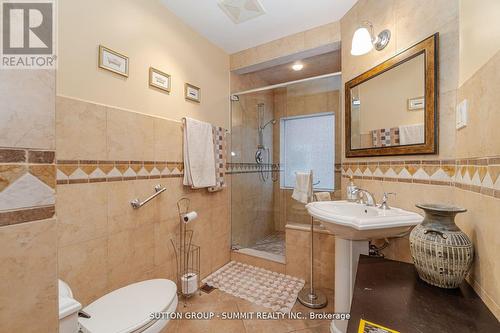 5292 Parkwood Place, Mississauga, ON - Indoor Photo Showing Bathroom