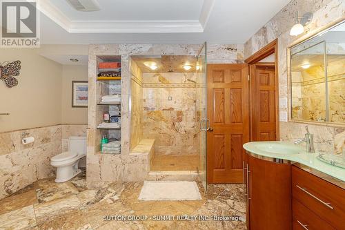 5292 Parkwood Pl, Mississauga, ON - Indoor Photo Showing Bathroom