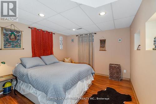 5292 Parkwood Pl, Mississauga, ON - Indoor Photo Showing Bedroom