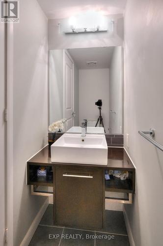 #6 -11 Town Centre Crt, Toronto, ON - Indoor Photo Showing Bathroom