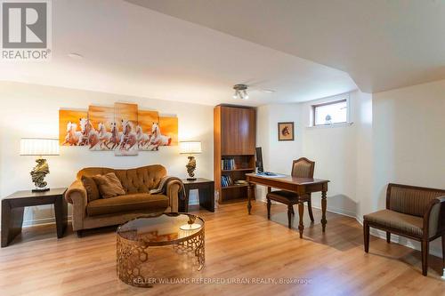 47 Murdock Ave, Aurora, ON - Indoor Photo Showing Living Room