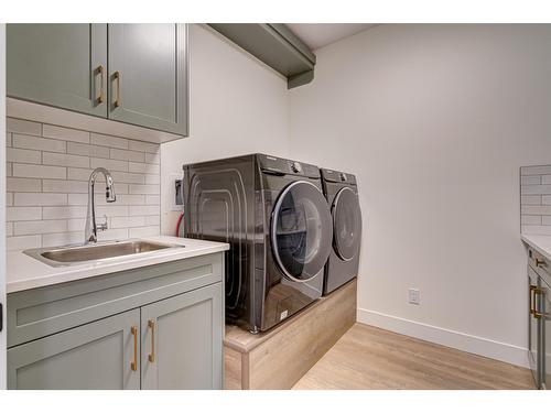 1668 Marcer Road, Jaffray, BC - Indoor Photo Showing Laundry Room