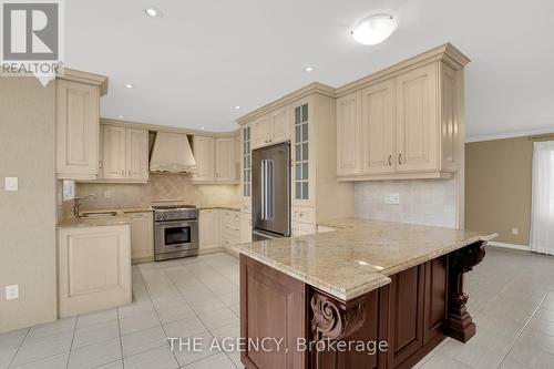20 Kaake Rd, King, ON - Indoor Photo Showing Kitchen