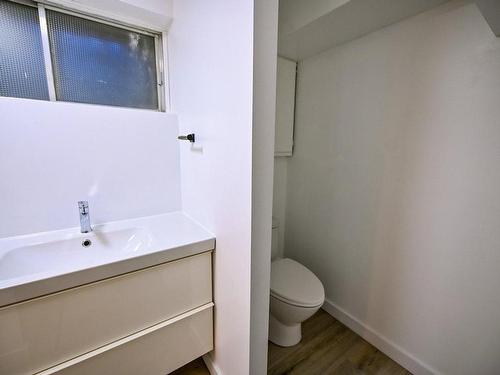 Salle de bains - 2997 Rue Lake, Dollard-Des-Ormeaux, QC - Indoor Photo Showing Bathroom