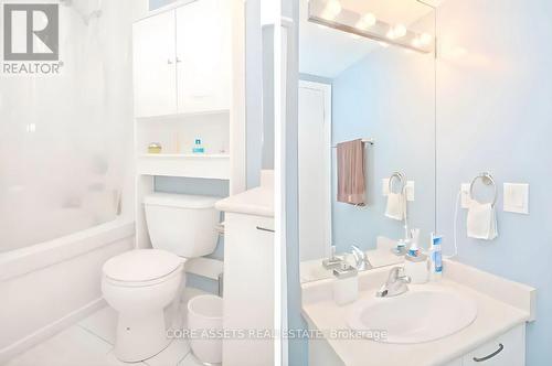 #807 -22 Wellesley St E, Toronto, ON - Indoor Photo Showing Bathroom