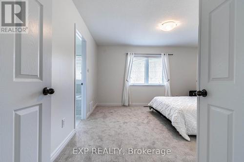 8741 Dogwood Crescent, Niagara Falls, ON - Indoor Photo Showing Bedroom