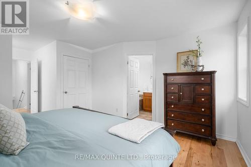 148 Queen Street, Belleville, ON - Indoor Photo Showing Bedroom