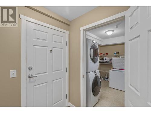 250 Dougall Road N Unit# 304, Kelowna, BC - Indoor Photo Showing Laundry Room