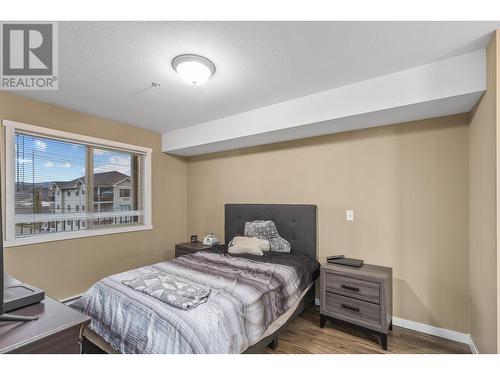 250 Dougall Road N Unit# 304, Kelowna, BC - Indoor Photo Showing Bedroom