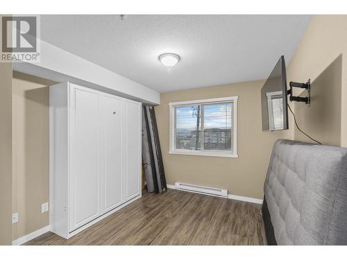 250 Dougall Road N Unit# 304, Kelowna, BC - Indoor Photo Showing Bedroom