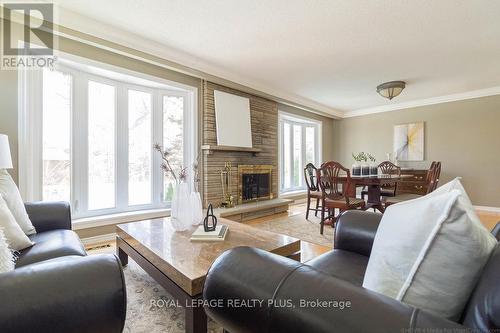 3551 Burningelm Cres, Mississauga, ON - Indoor Photo Showing Living Room With Fireplace