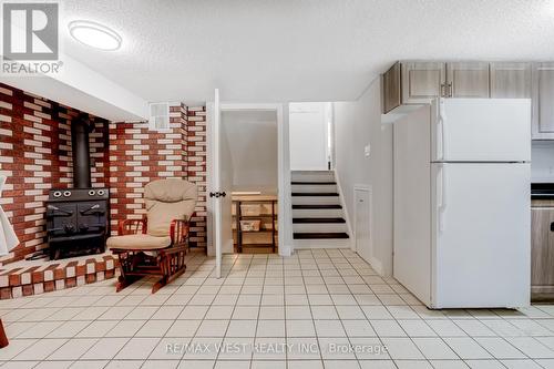 5 Fallingdale Cres, Toronto, ON - Indoor Photo Showing Kitchen