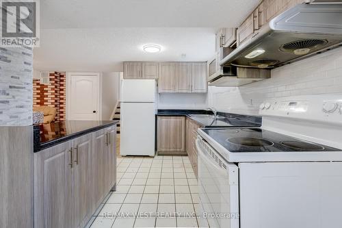 5 Fallingdale Crescent, Toronto, ON - Indoor Photo Showing Kitchen