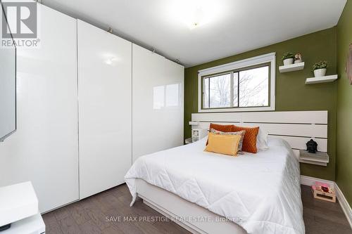 3245 Twilight Road, Mississauga, ON - Indoor Photo Showing Bedroom