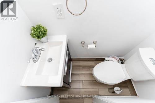 3245 Twilight Rd, Mississauga, ON - Indoor Photo Showing Bathroom