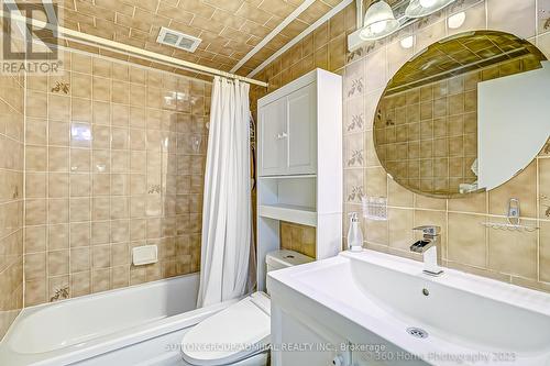 #1113 -9 Four Winds Dr, Toronto, ON - Indoor Photo Showing Bathroom