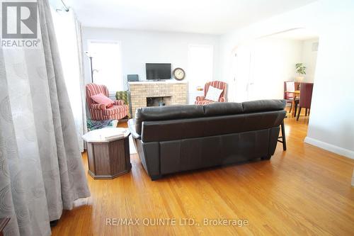 503 Bridge Street E, Belleville, ON - Indoor Photo Showing Living Room With Fireplace