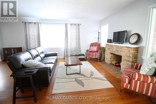 503 Bridge Street E, Belleville, ON - Indoor Photo Showing Living Room With Fireplace