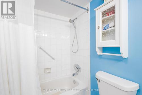 #1707 -3650 Kaneff Cres, Mississauga, ON - Indoor Photo Showing Bathroom