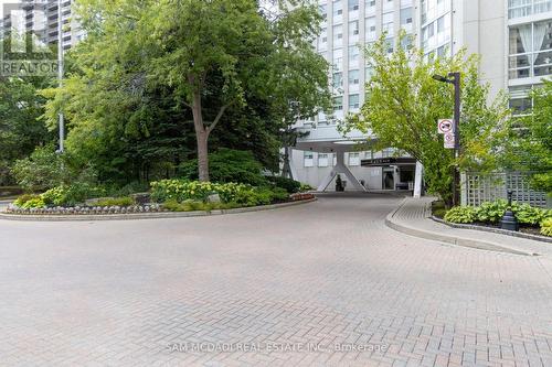 1707 - 3650 Kaneff Crescent, Mississauga, ON - Outdoor