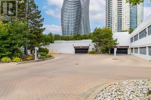 #1707 -3650 Kaneff Cres, Mississauga, ON - Outdoor With Facade
