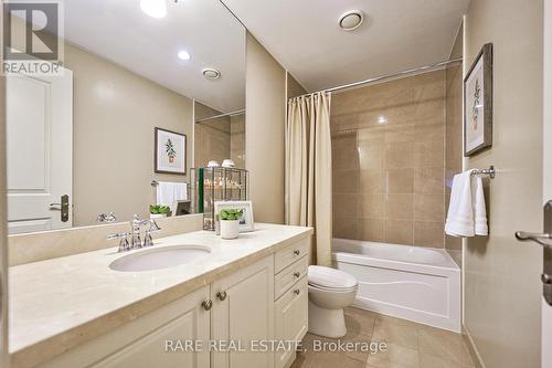 #320 -10101 Yonge St, Richmond Hill, ON - Indoor Photo Showing Bathroom