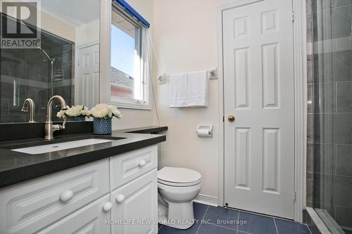 18 Houndsbrook Crescent, Markham, ON - Indoor Photo Showing Bathroom