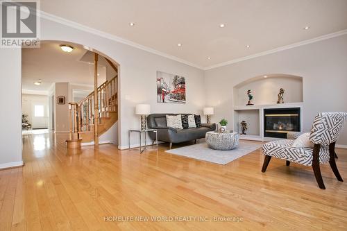 18 Houndsbrook Crescent, Markham, ON - Indoor Photo Showing Living Room With Fireplace