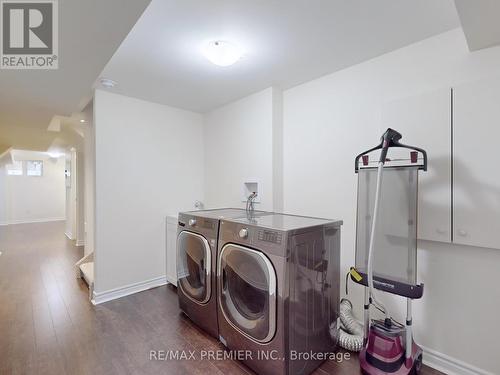 32 Black Maple Cres, Vaughan, ON - Indoor Photo Showing Laundry Room