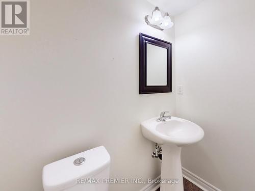 32 Black Maple Crescent, Vaughan, ON - Indoor Photo Showing Bathroom