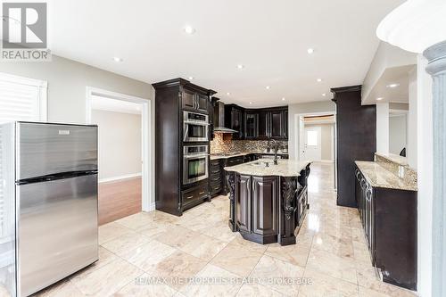 Upper - 172 Avro Road, Vaughan, ON - Indoor Photo Showing Kitchen With Upgraded Kitchen