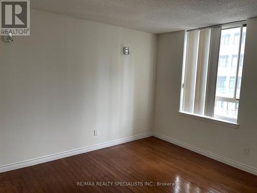1107 - 633 Bay Street, Toronto, ON - Indoor Photo Showing Other Room