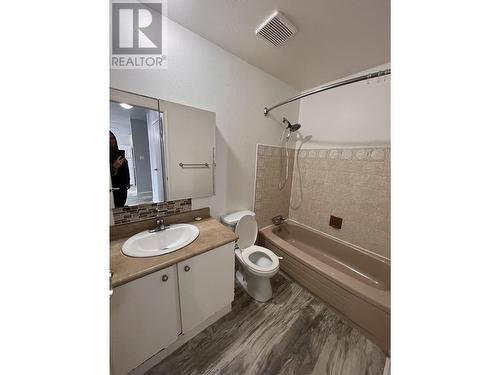 104 280 N Broadway Avenue, Williams Lake, BC - Indoor Photo Showing Bathroom