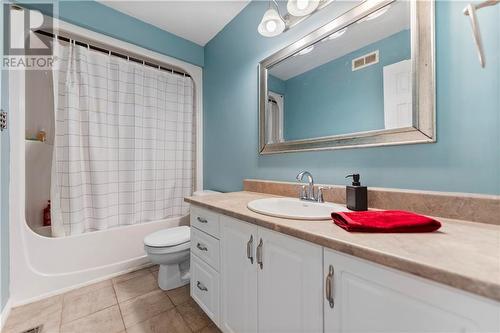 28 Highland Park Drive, Petawawa, ON - Indoor Photo Showing Bathroom