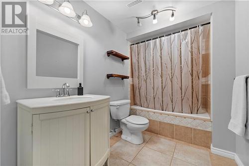 28 Highland Park Drive, Petawawa, ON - Indoor Photo Showing Bathroom