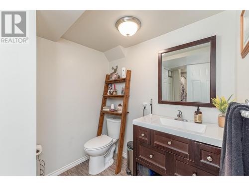 115 Twin Lakes Road, Enderby, BC - Indoor Photo Showing Bathroom