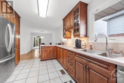 542 Donald Street, Ottawa, ON - Indoor Photo Showing Kitchen With Double Sink