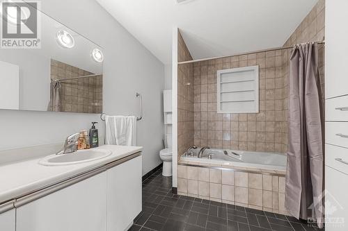 542 Donald Street, Ottawa, ON - Indoor Photo Showing Bathroom