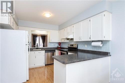 Ample counter space and storage. - 285 Lebreton Street S, Ottawa, ON - Indoor Photo Showing Kitchen