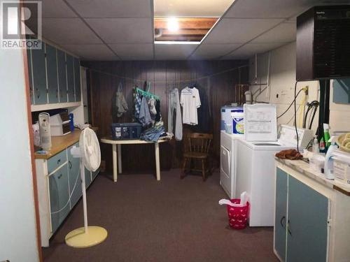 5382 Manson Ave, Powell River, BC - Indoor Photo Showing Laundry Room