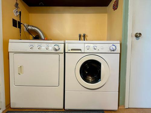 2124 Stanley Street, Nelson, BC - Indoor Photo Showing Laundry Room
