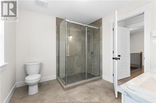 25 Rochefort St, Dieppe, NB - Indoor Photo Showing Bathroom