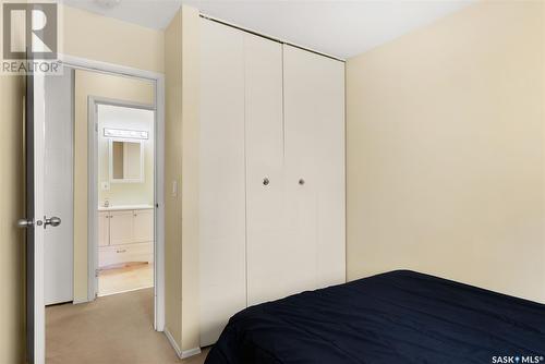 4014 Castle Road, Regina, SK - Indoor Photo Showing Bedroom