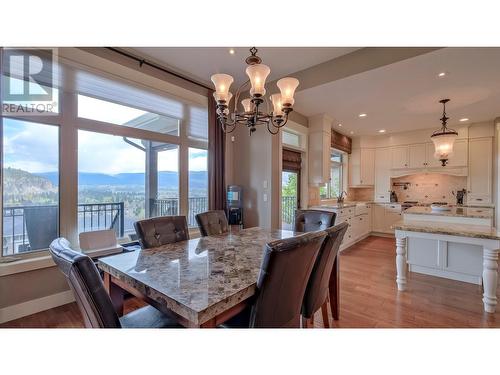 732 Traditions Crescent, Kelowna, BC - Indoor Photo Showing Dining Room