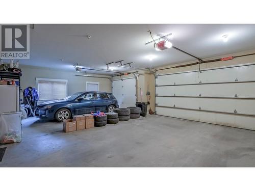 732 Traditions Crescent, Kelowna, BC - Indoor Photo Showing Garage