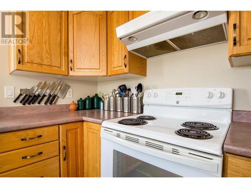201 Kildonan Avenue Unit# 10, Enderby, BC - Indoor Photo Showing Kitchen