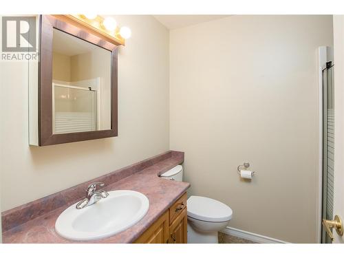 201 Kildonan Avenue Unit# 10, Enderby, BC - Indoor Photo Showing Bathroom