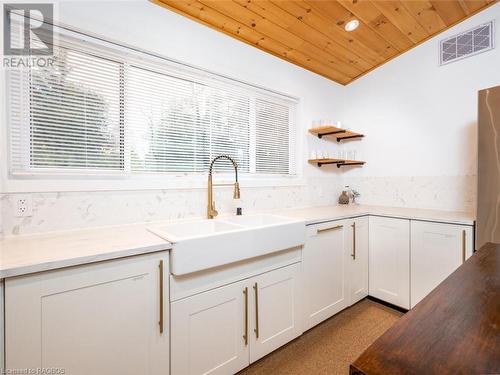 Dishwasher hidden out of sight! - 251 Cape Chin North Shore Road, Northern Bruce Peninsula, ON - Indoor