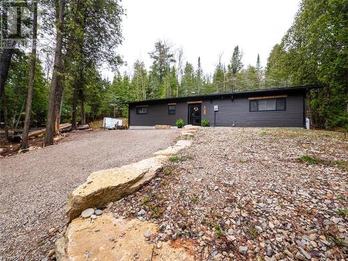 Plenty of parking! - 251 Cape Chin North Shore Road, Northern Bruce Peninsula, ON - Outdoor